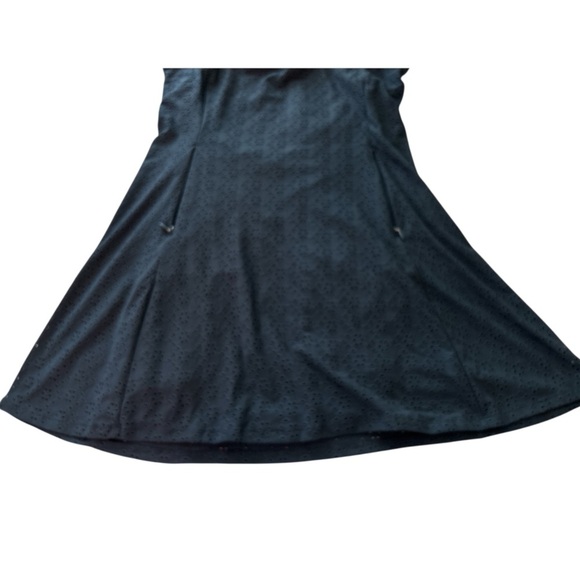 KYODAN tennis dress, size M, dark blue with eyelet overlays, zip pockets, collar - Picture 8 of 9